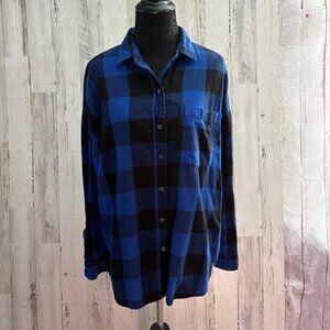 Old Navy Women's Size Medium Boyfriend Fit Blue/Black Buffalo Plaid Button Down